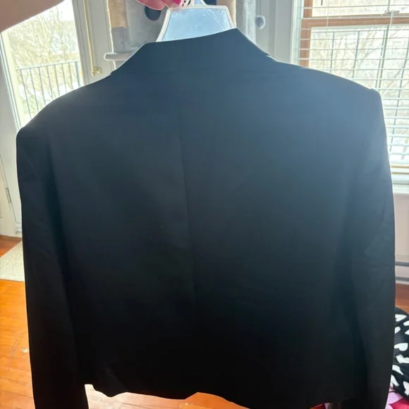 Blazer - Picture 4 of 5